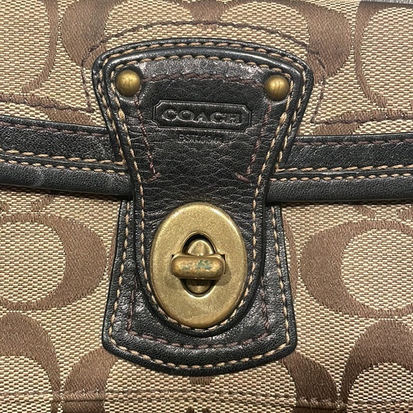 Signature Coach wristlet - Picture 4 of 4